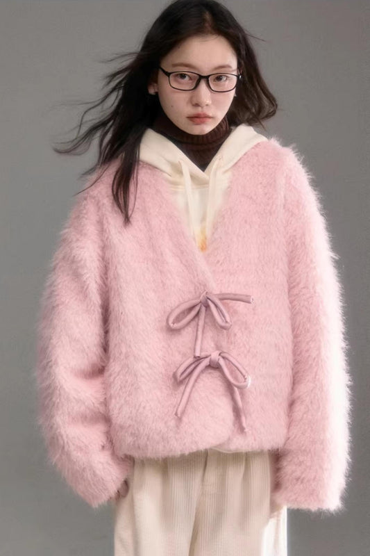Three-Dimensional Bow Fur Coat