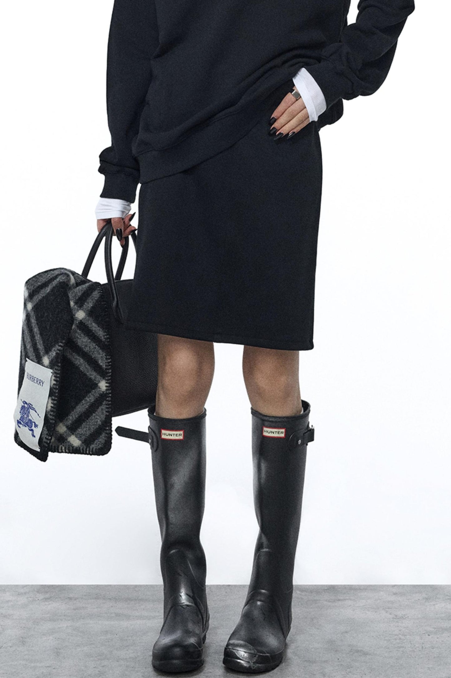 Black Elastic Waist Winter Skirt