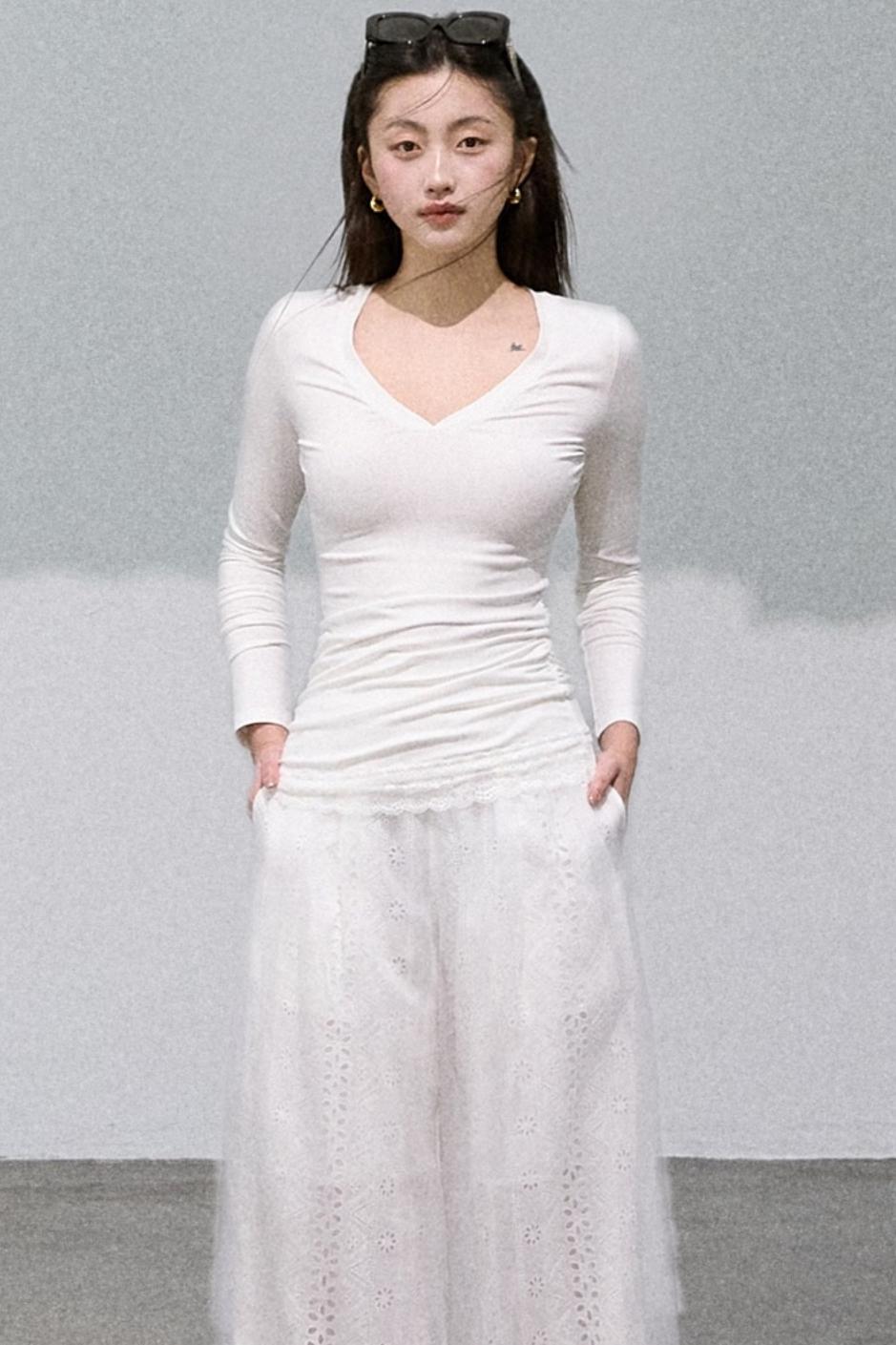 Slim V-Neck Knit Top