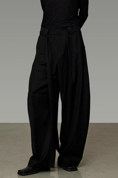 Figurbetonende, fallende Hose mit weitem Bein für den Herbst