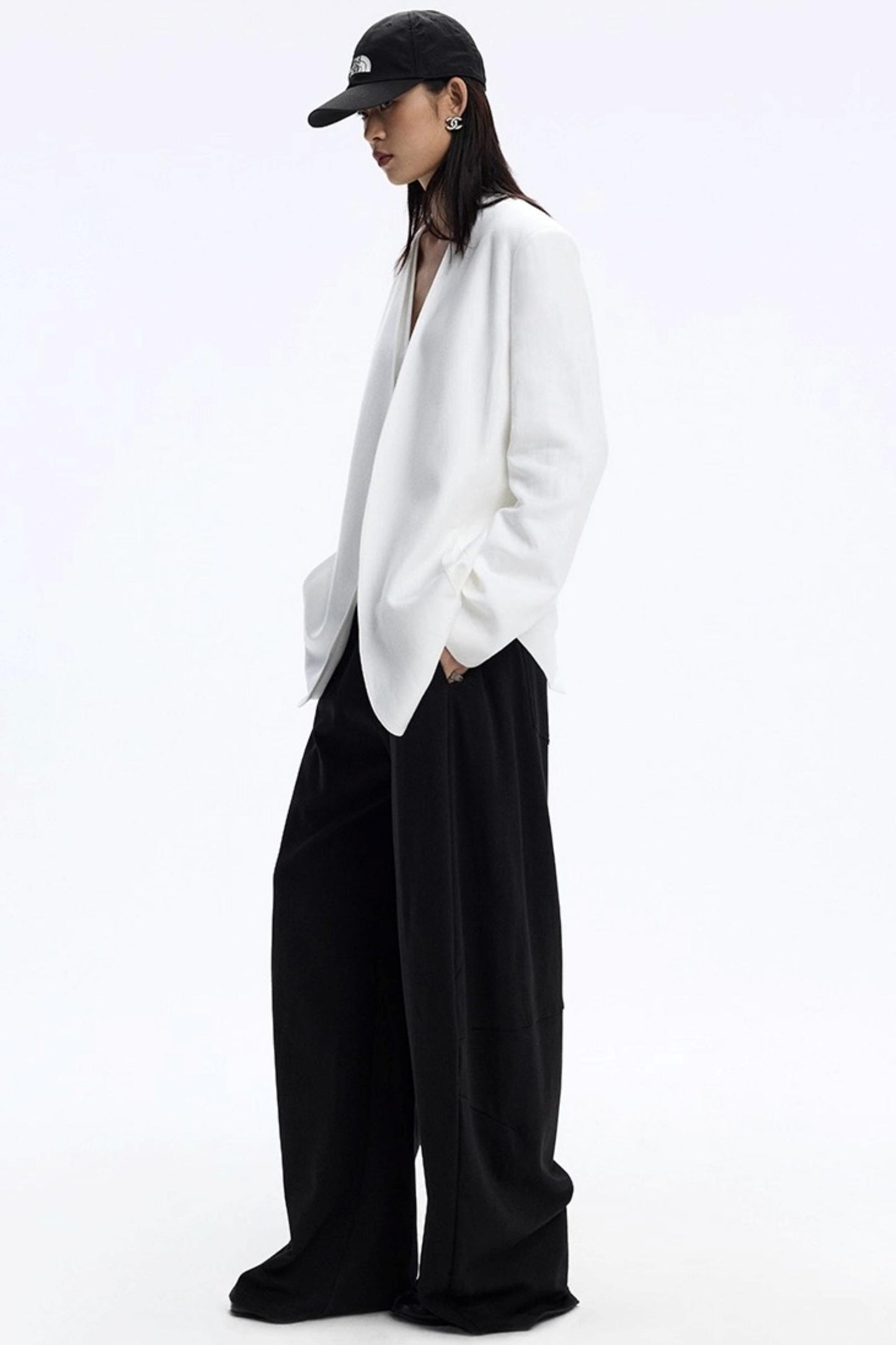 White Collarless V-Neck Loose Suit Set-Up