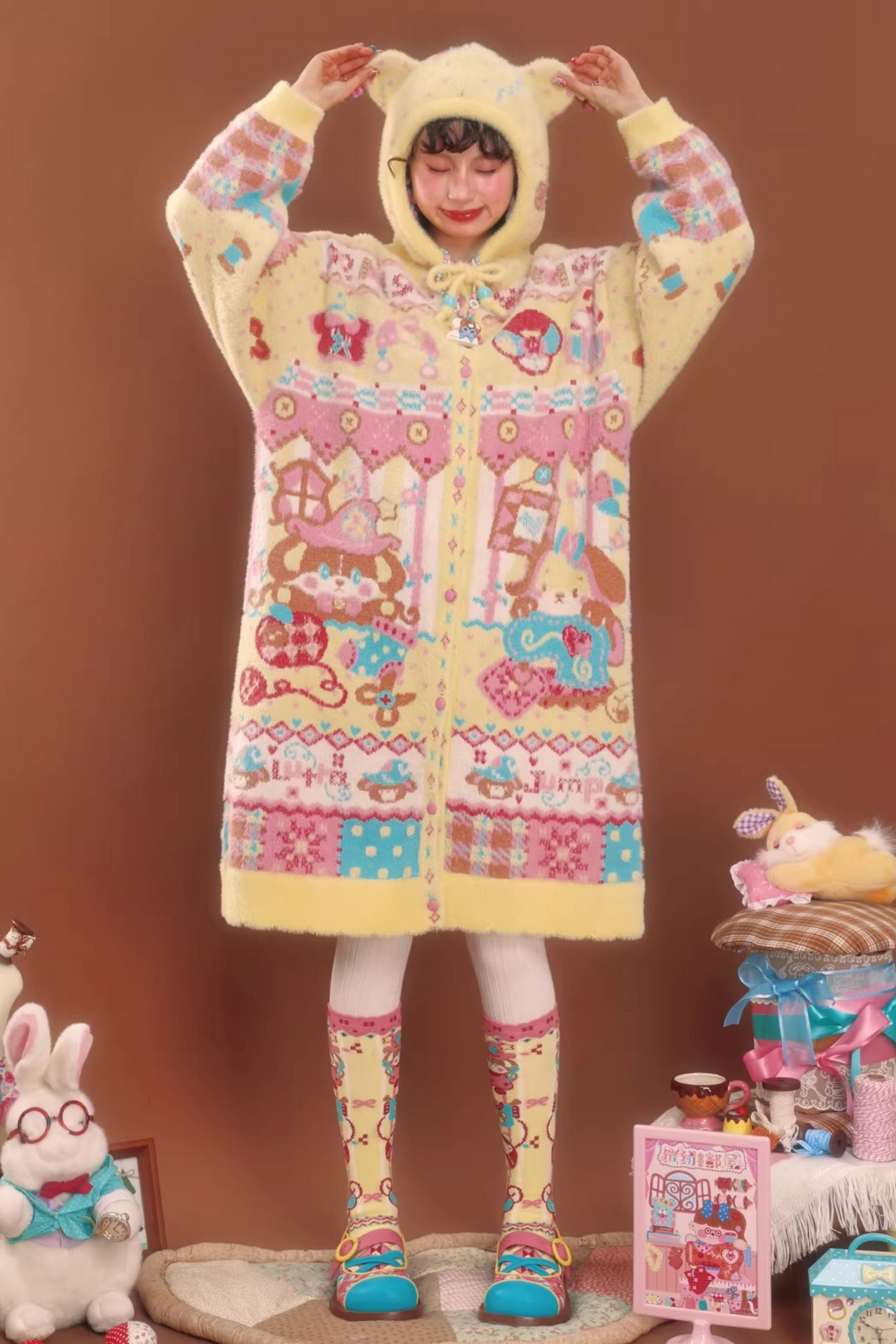 Gelber Kunstpelz-Kapuzenpullover-Strickjacke