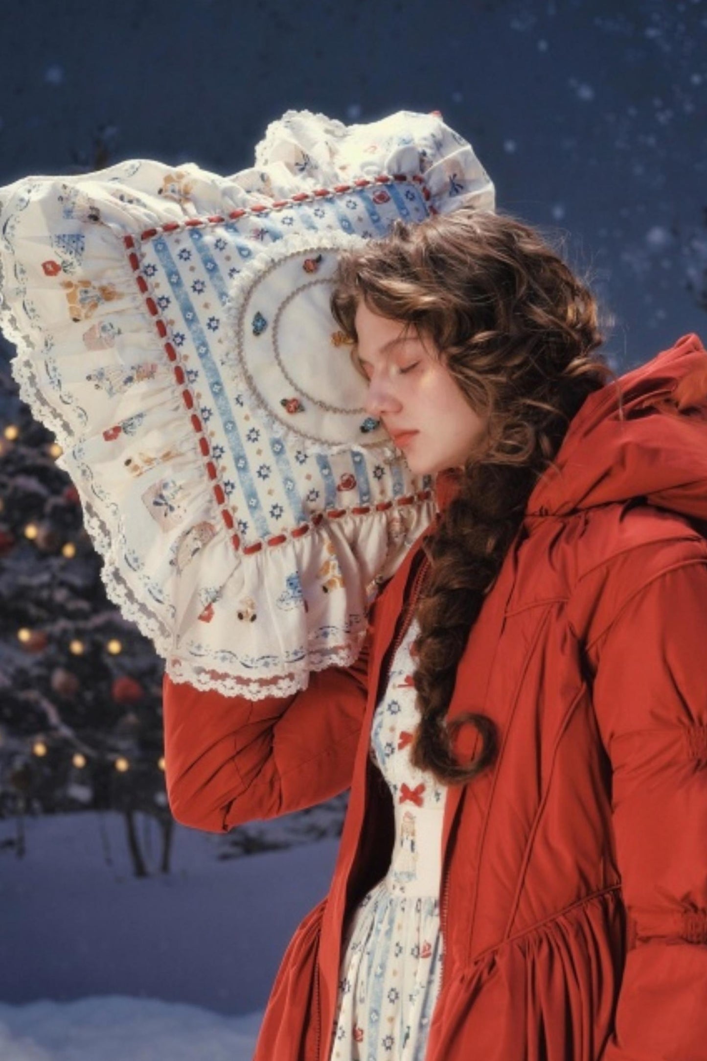 Lacemade Sweet Lace Cushion