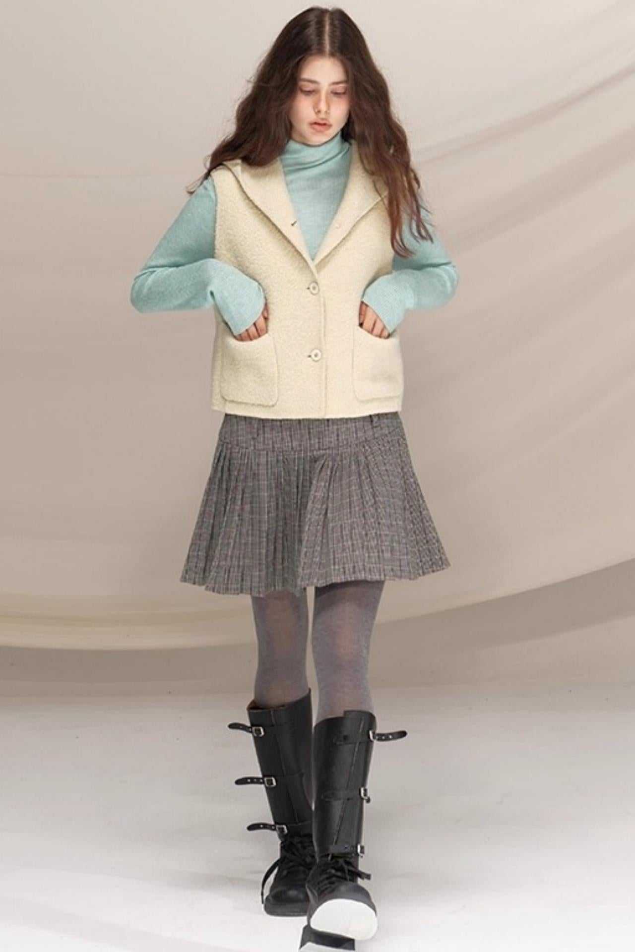 Seamless Wool Turtleneck Sweater