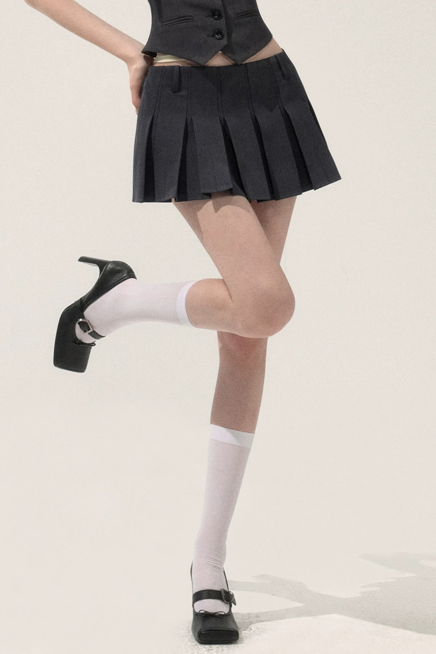 Pleated Low Waist Skirt
