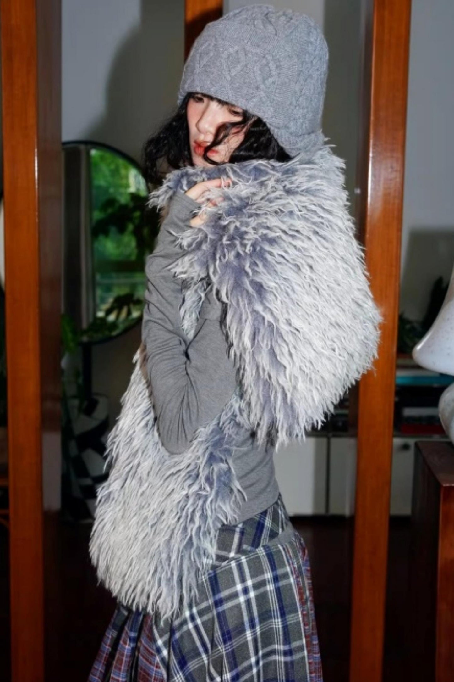 Vintage Lace-up Plush Scarf