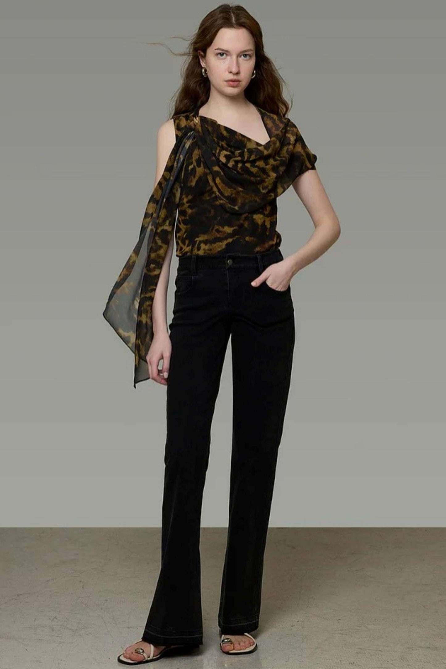Slimming Flared Black Jeans