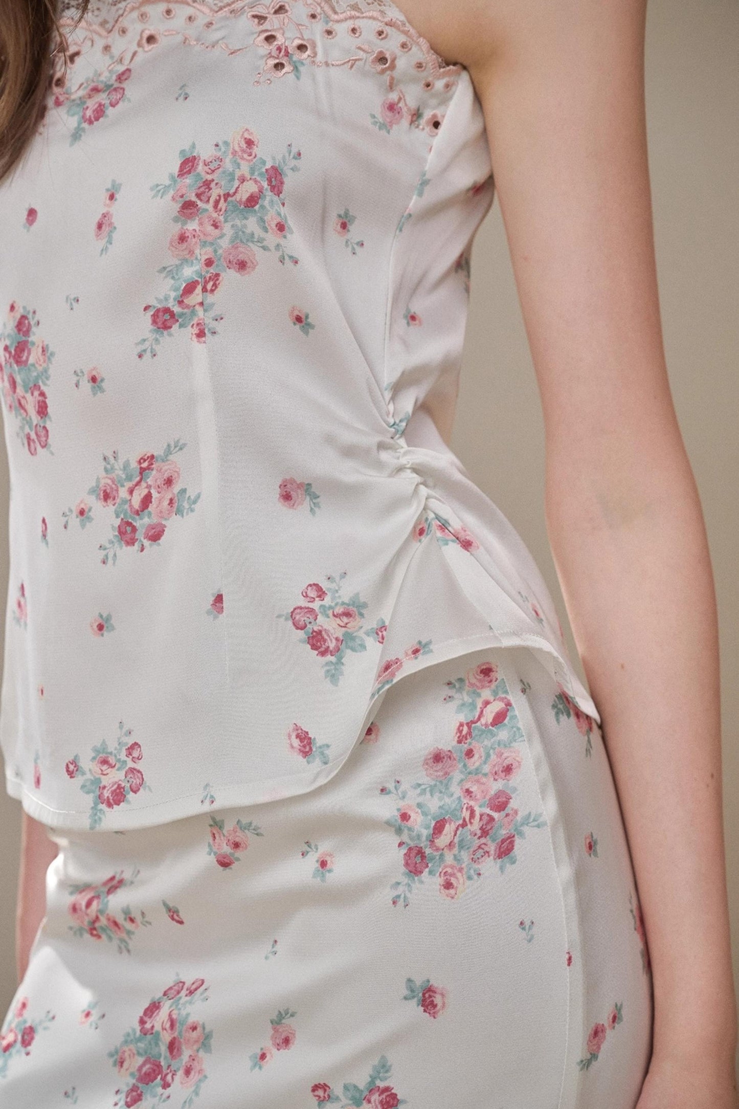 Comfortable Baby Powder Top & Skirt Set-Up