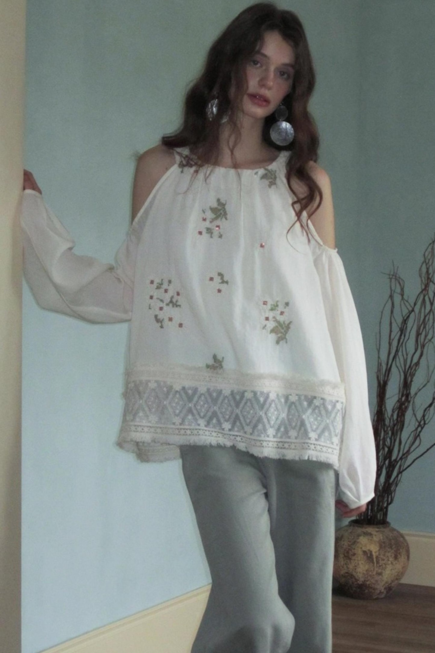 Neoclassical Embroidery Off-the-Shoulder Top