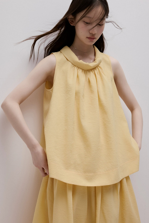 Midsummer Mist Yellow Vest Set-Up