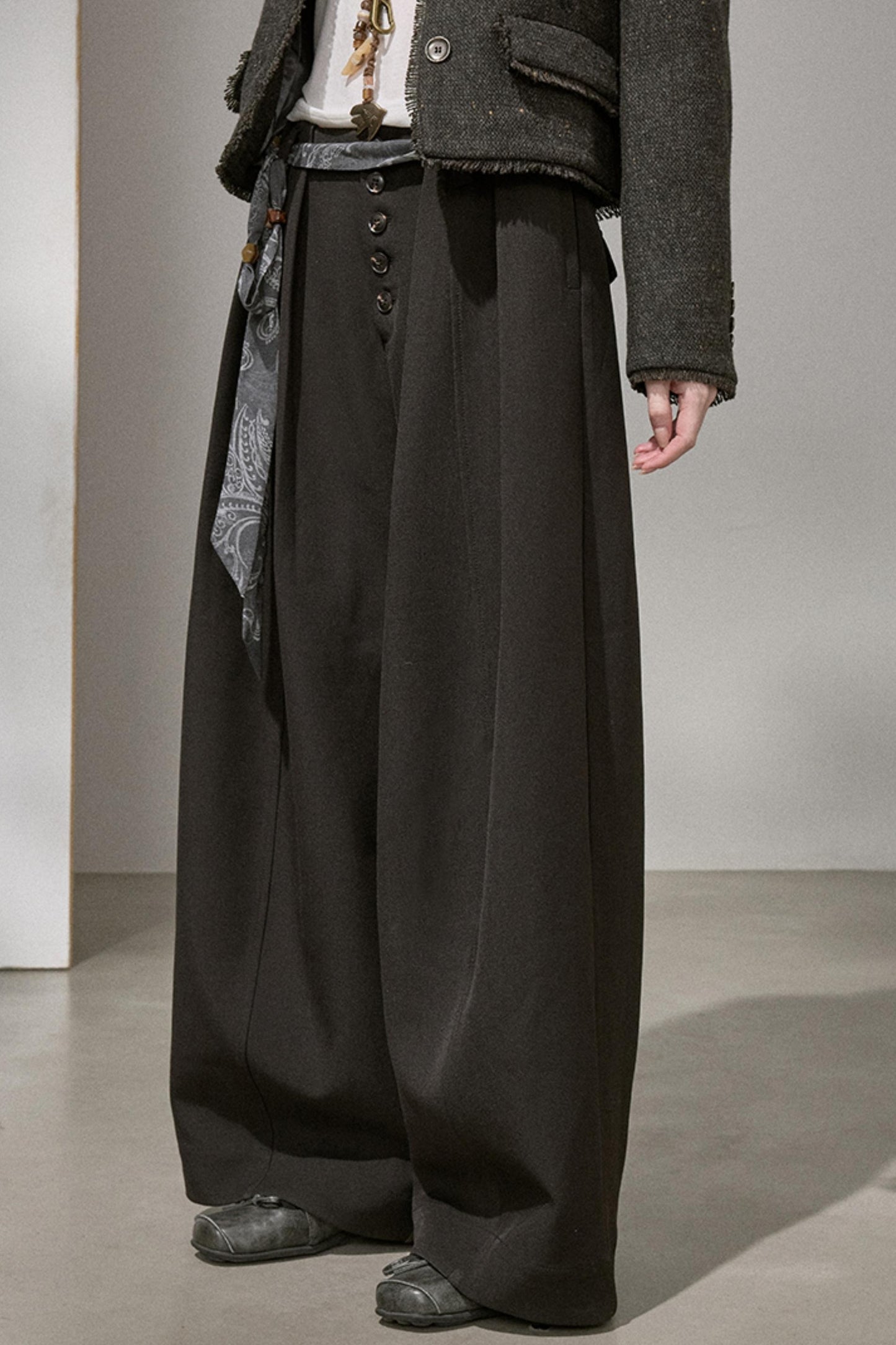 Button Pleated Cargo Pants