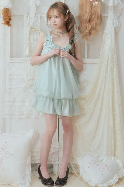 Robe en dentelle à pétales cachés