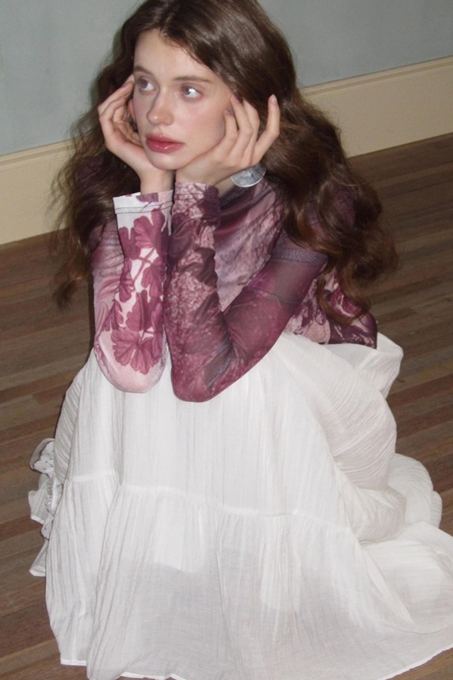 Neoclassical Vintage Turtleneck Mesh T-shirt