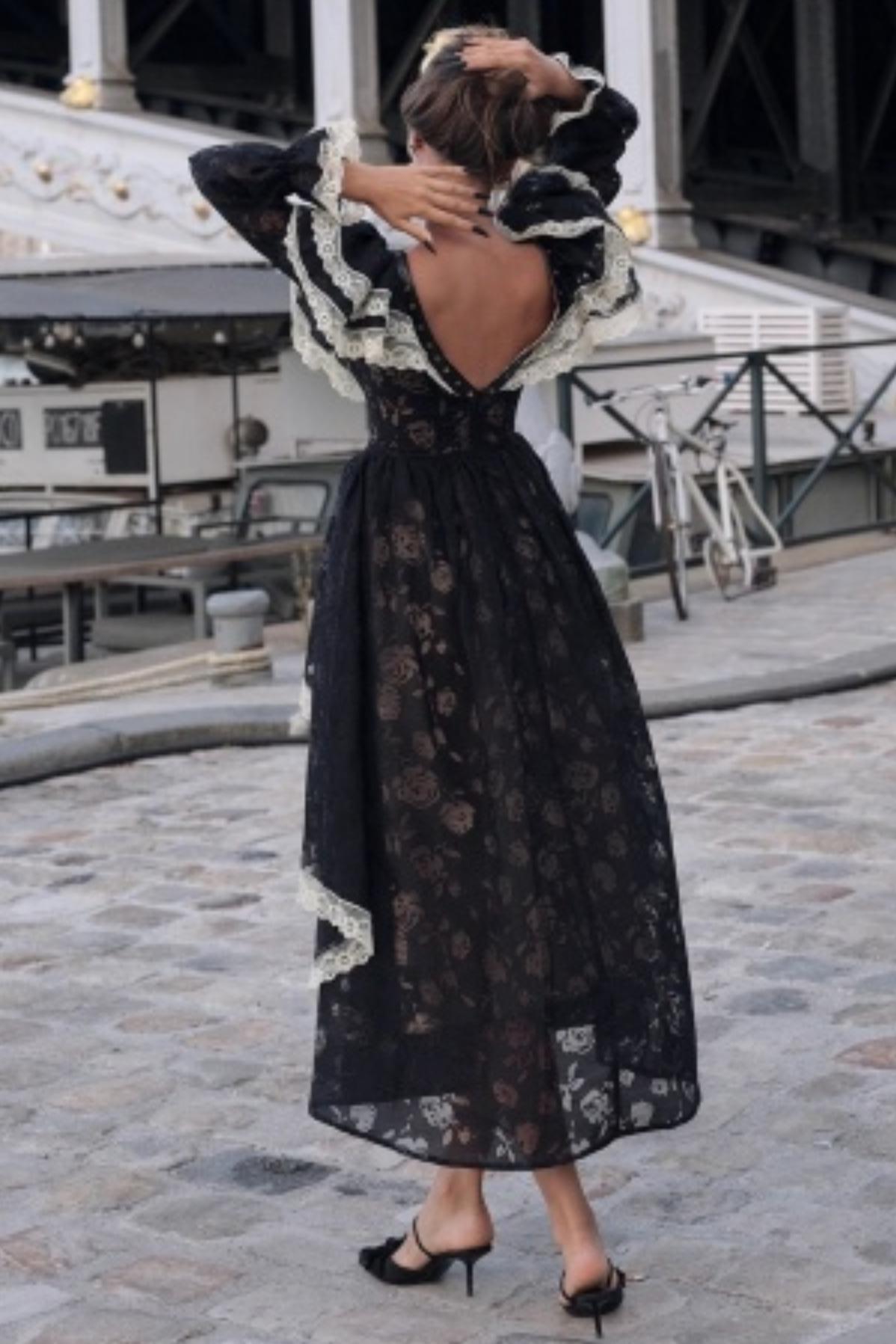 French Courtly Halloween Dress Set-Up