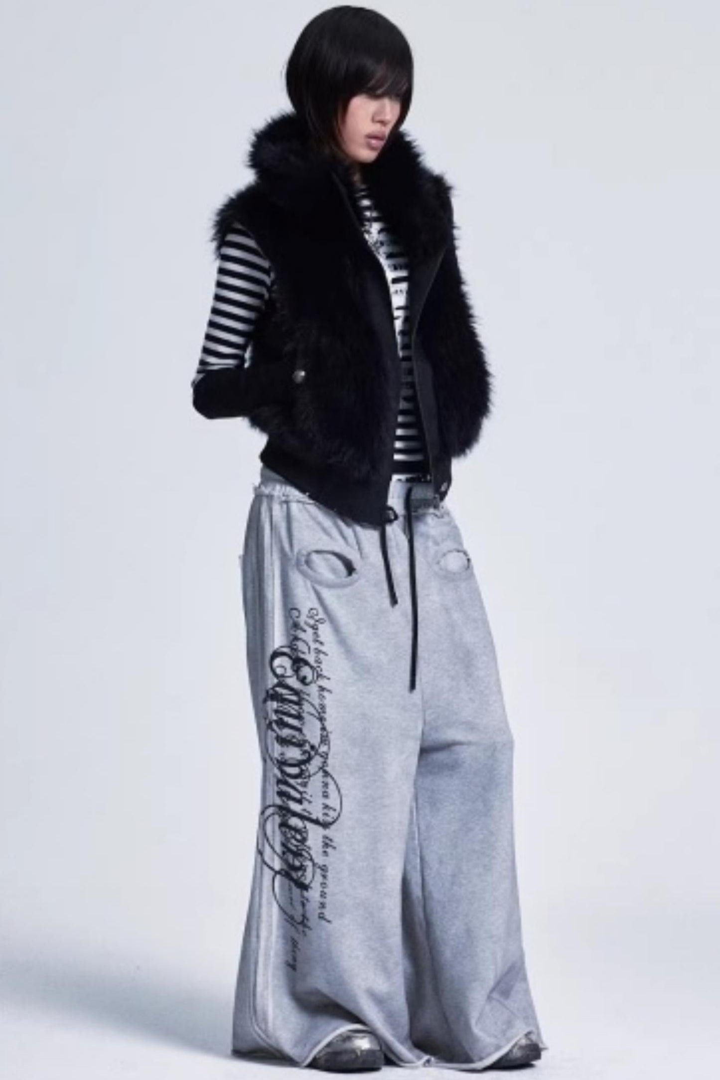 Frayed Hem Distressed Sweatpants