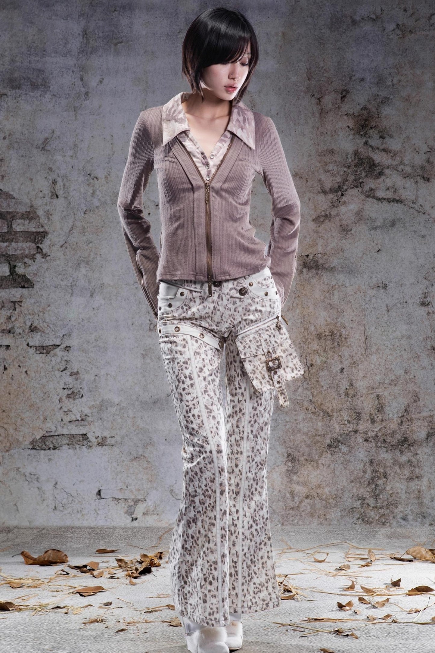 Slim Fit V-Neck Pullover Knit Top