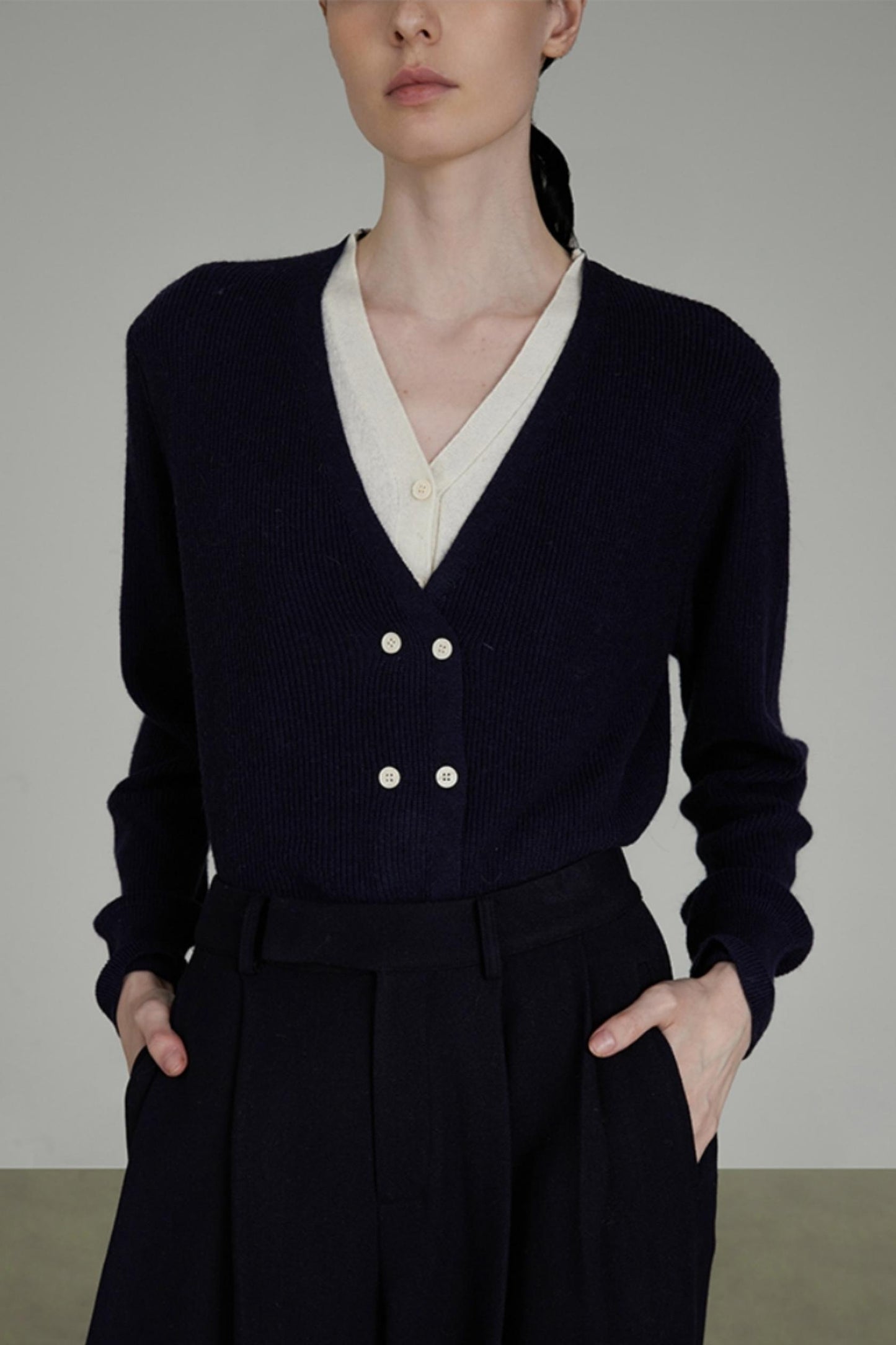 Contrast V-neck Knit Cardigan Top