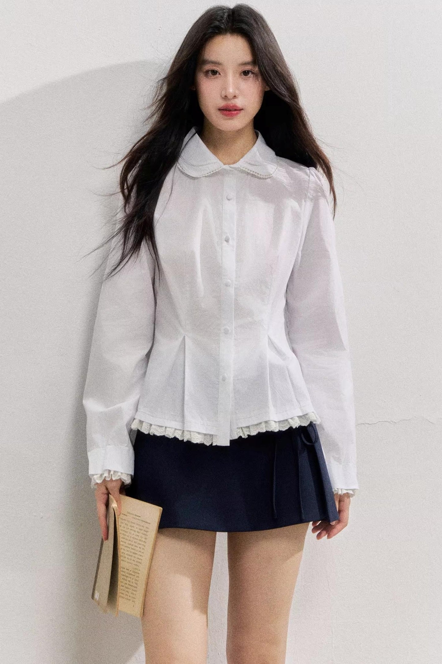 레이어링 아트 화이트 긴팔 셔츠
