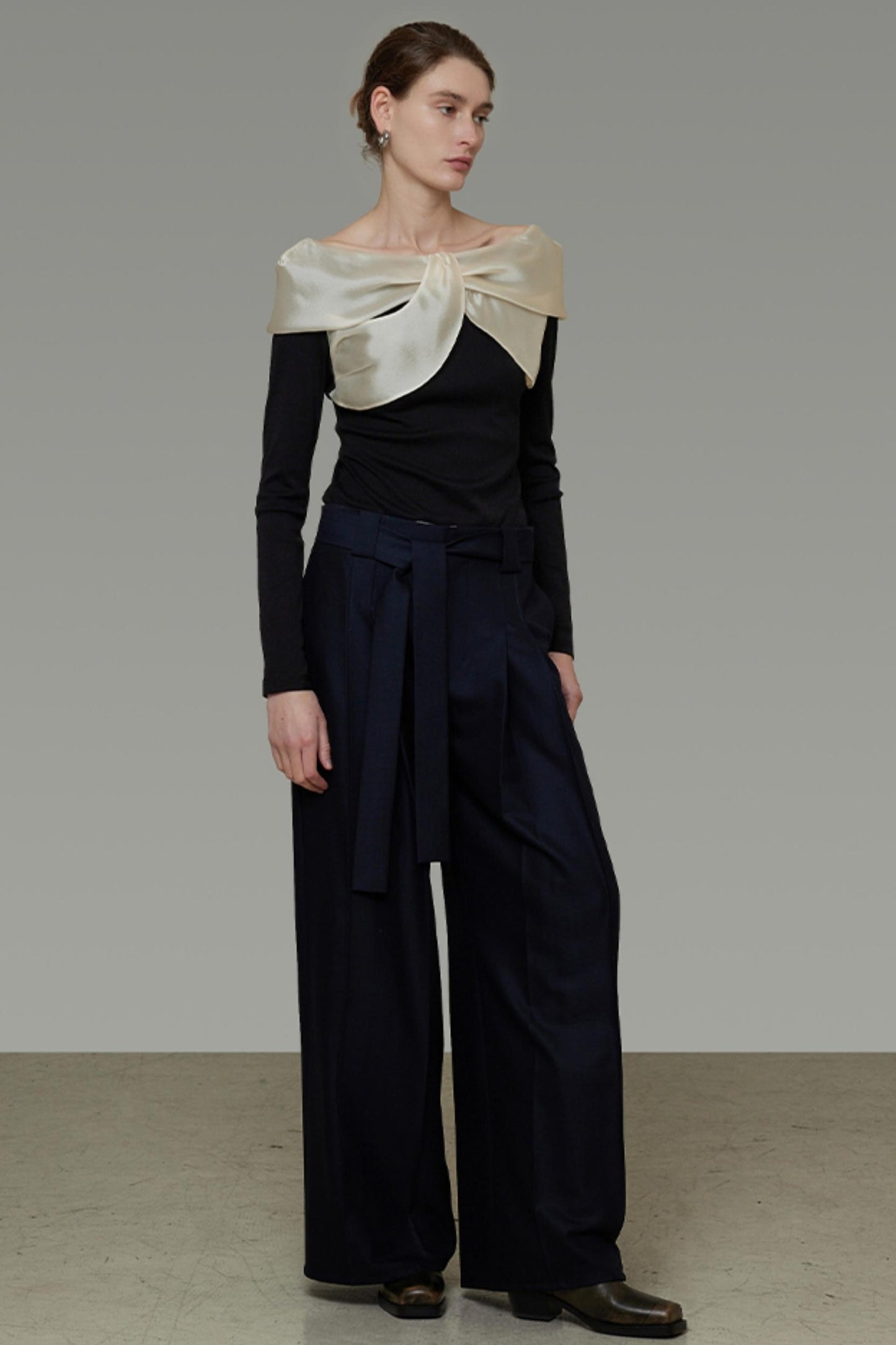 Slim Collar Knitted Top