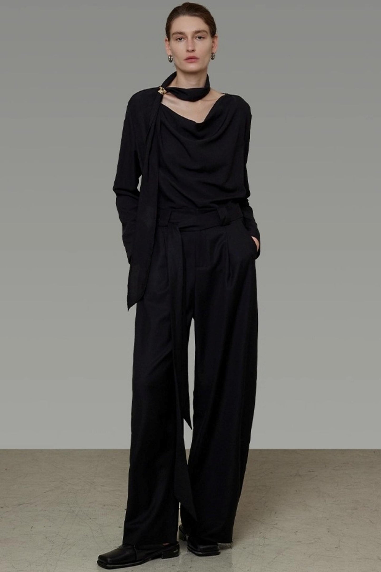 Streamer V-Neck Shirt