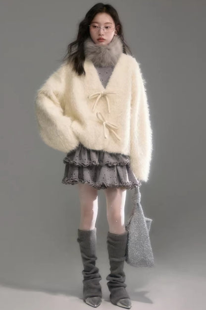 Three-Dimensional Bow Fur Coat