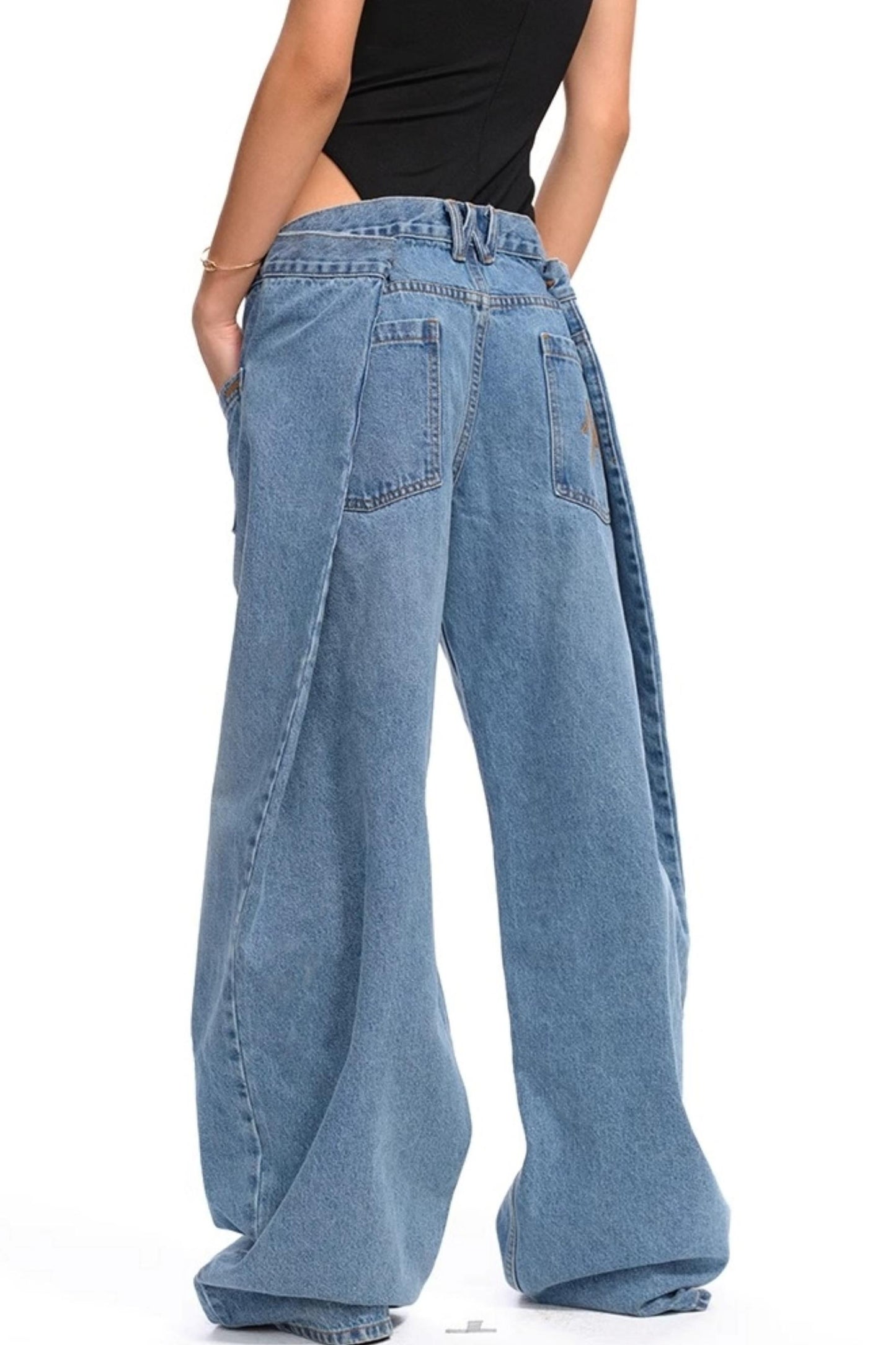 Reversed Wide-Leg Cargo Pants