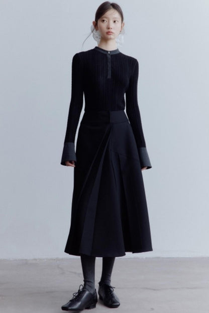 Elegant Black Wool Pleated Skirt