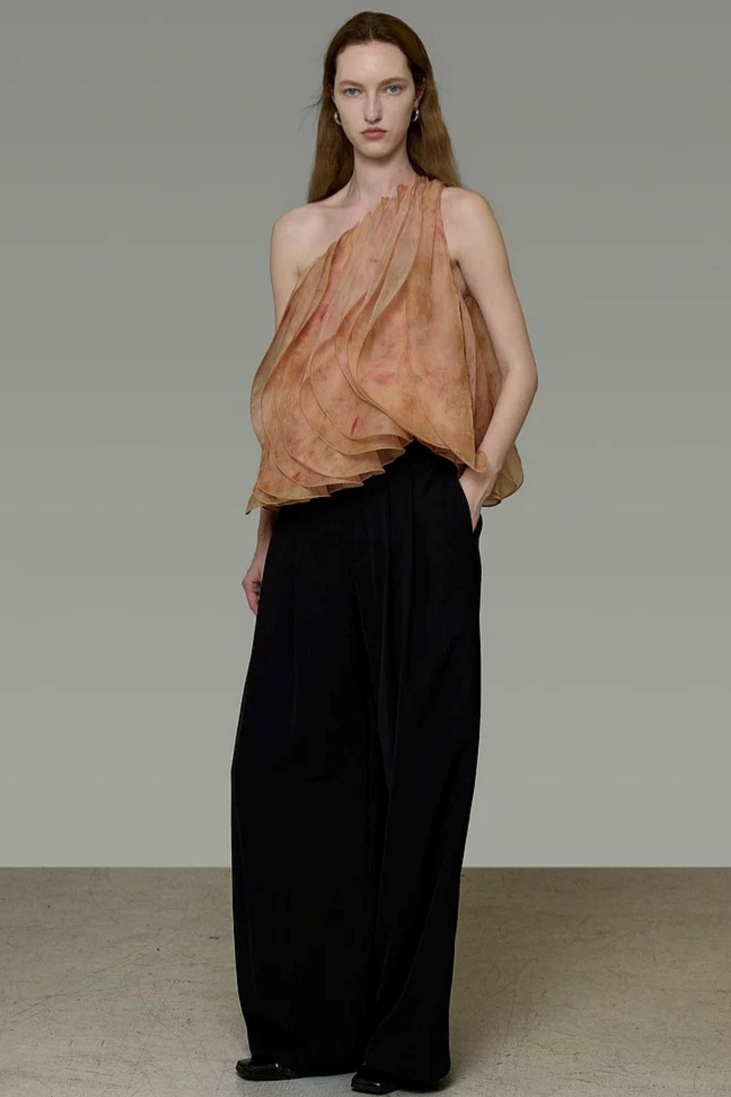 Camicia stile francese con spalle scoperte