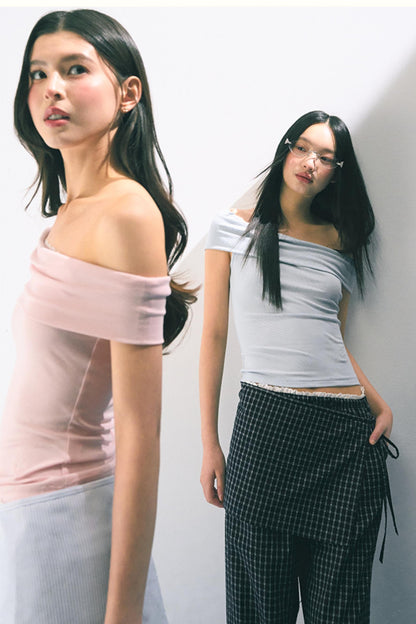 Gentle Design Lace Neckline Top