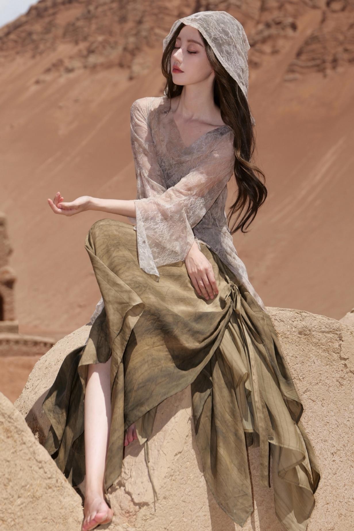 Lace Panelled Top Set-Up