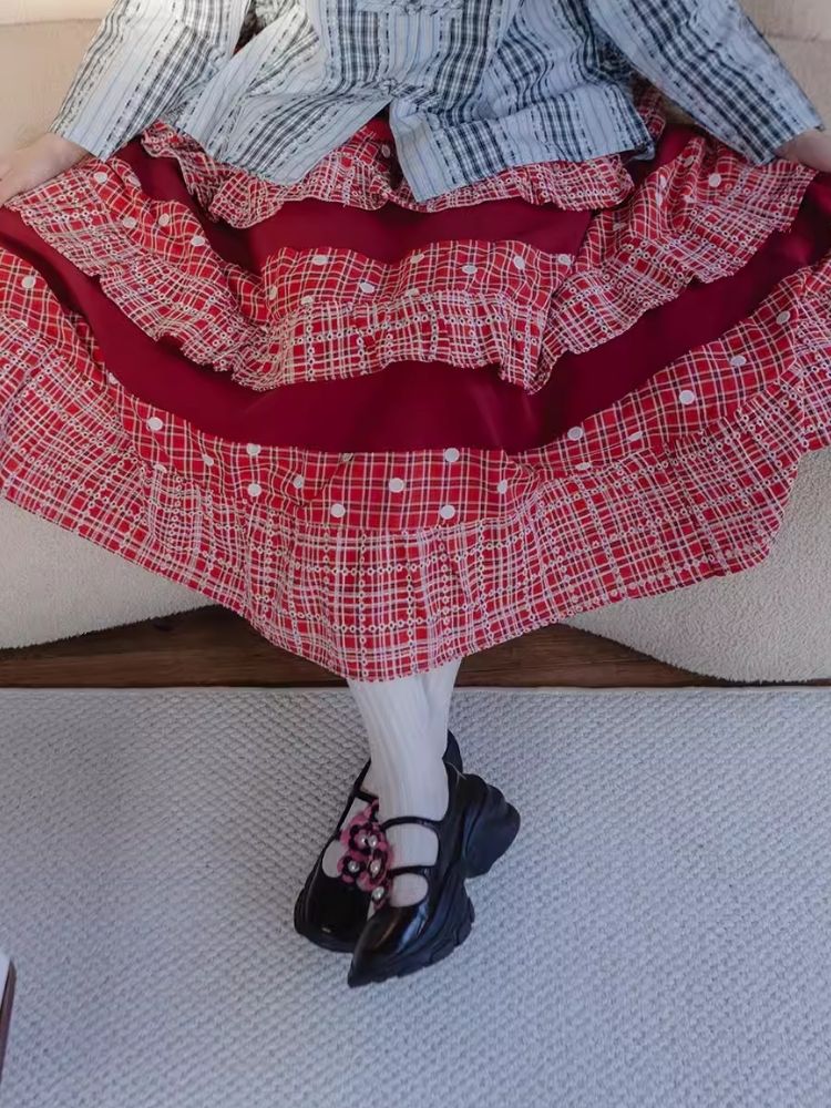 Red embroidery patchwork plaid hem half skirt