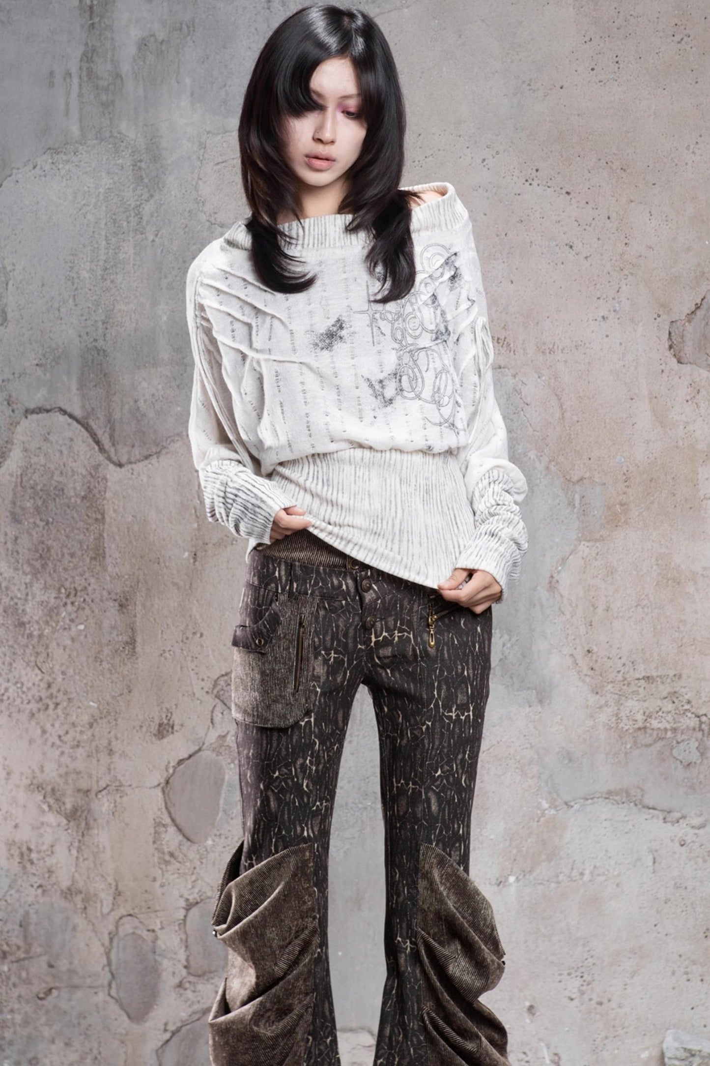 Printed One-Line Collar Knit Top