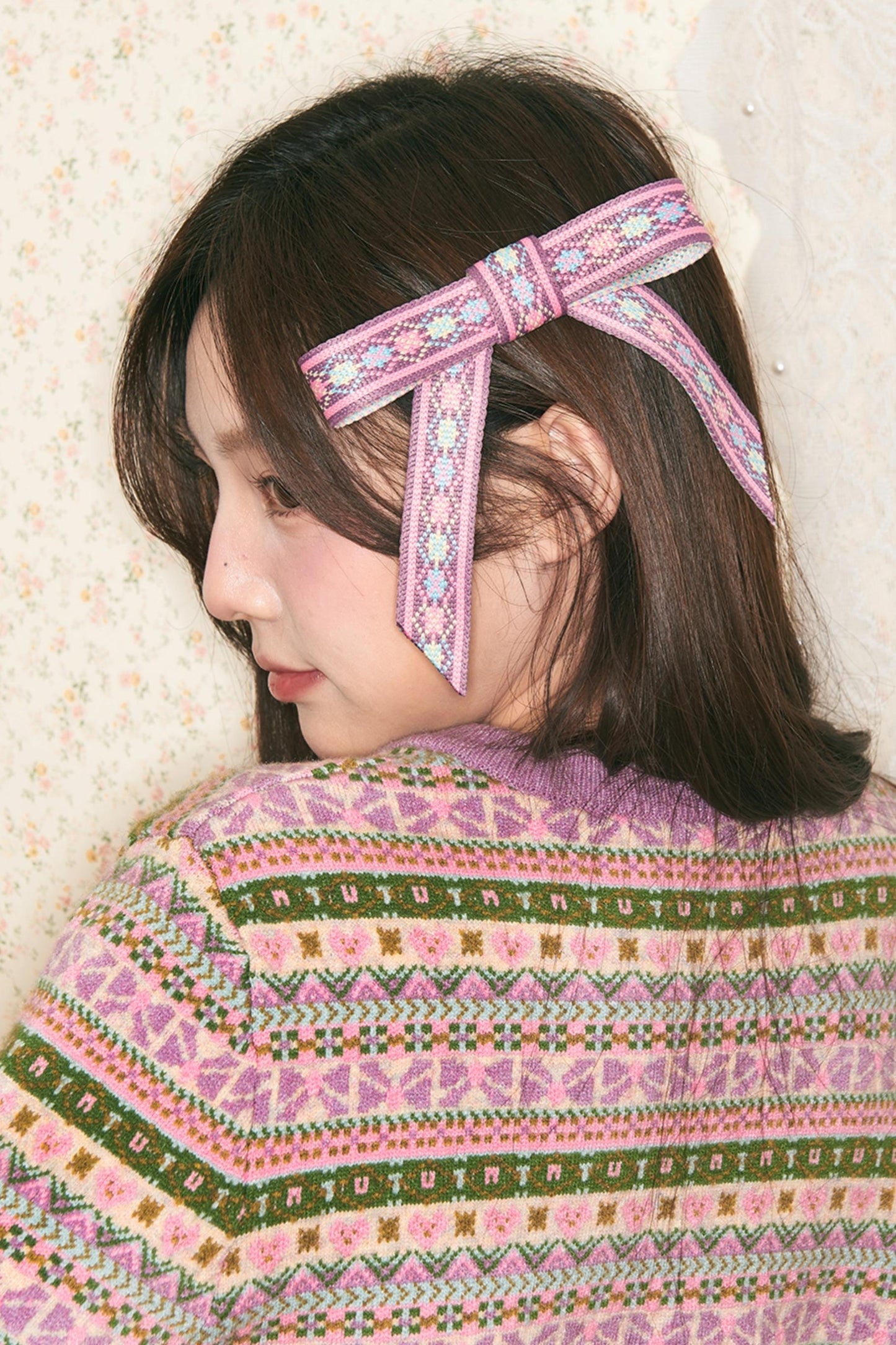 Two Color Bow Geometric Pattern Hairpin