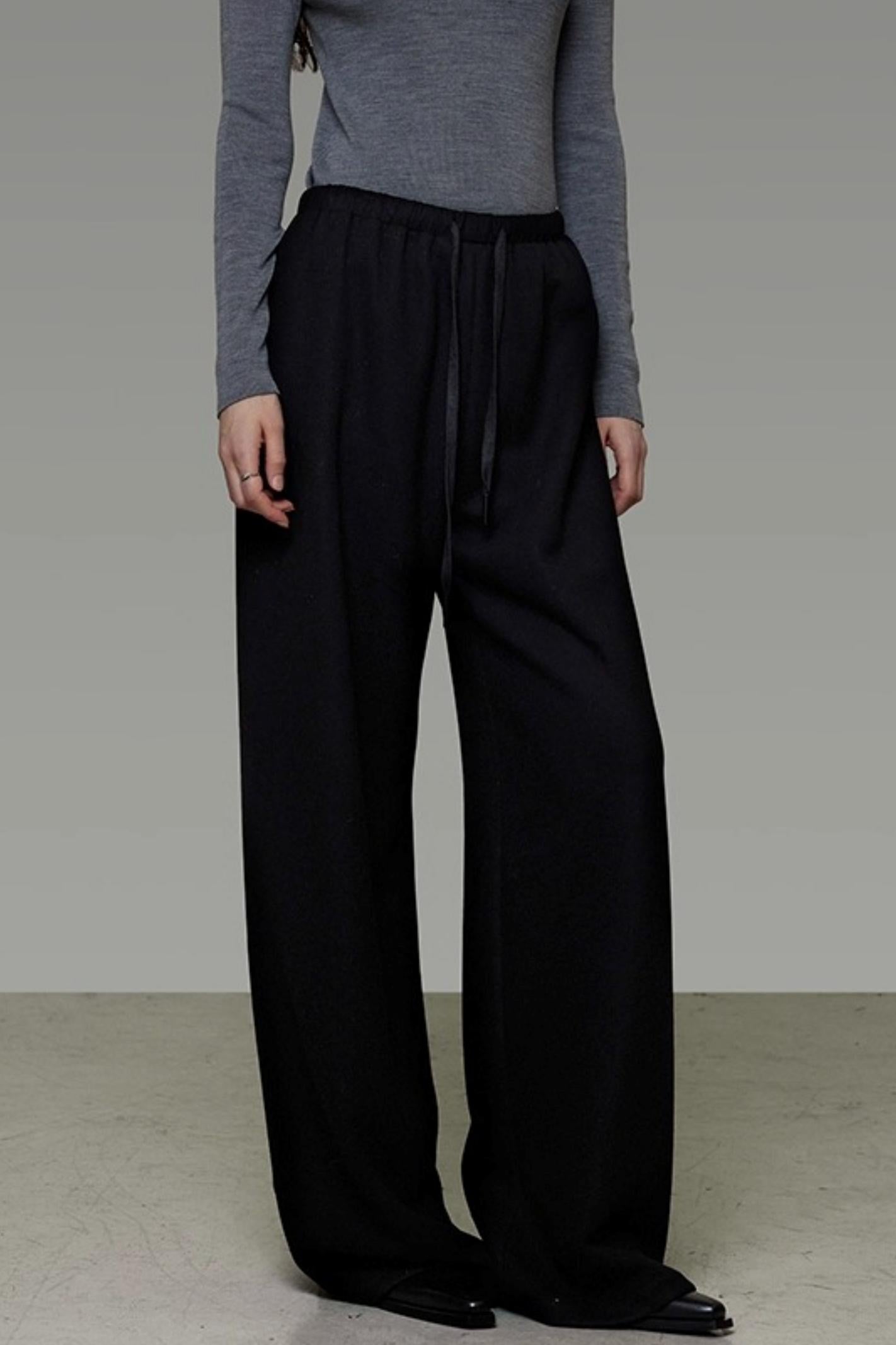 New High-Waisted Lace-Up Slacks