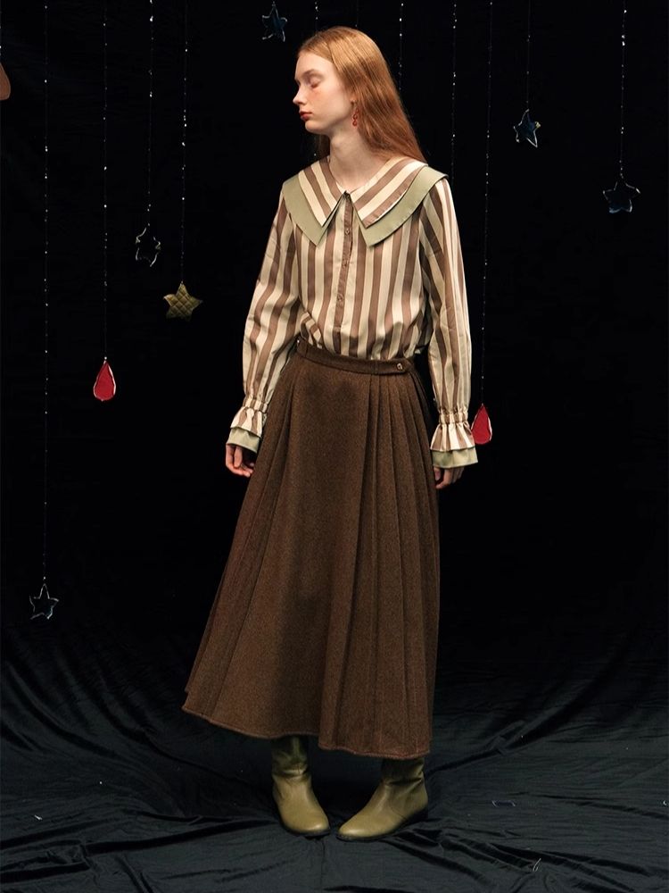 Tweed short jacket long pleated skirt suit