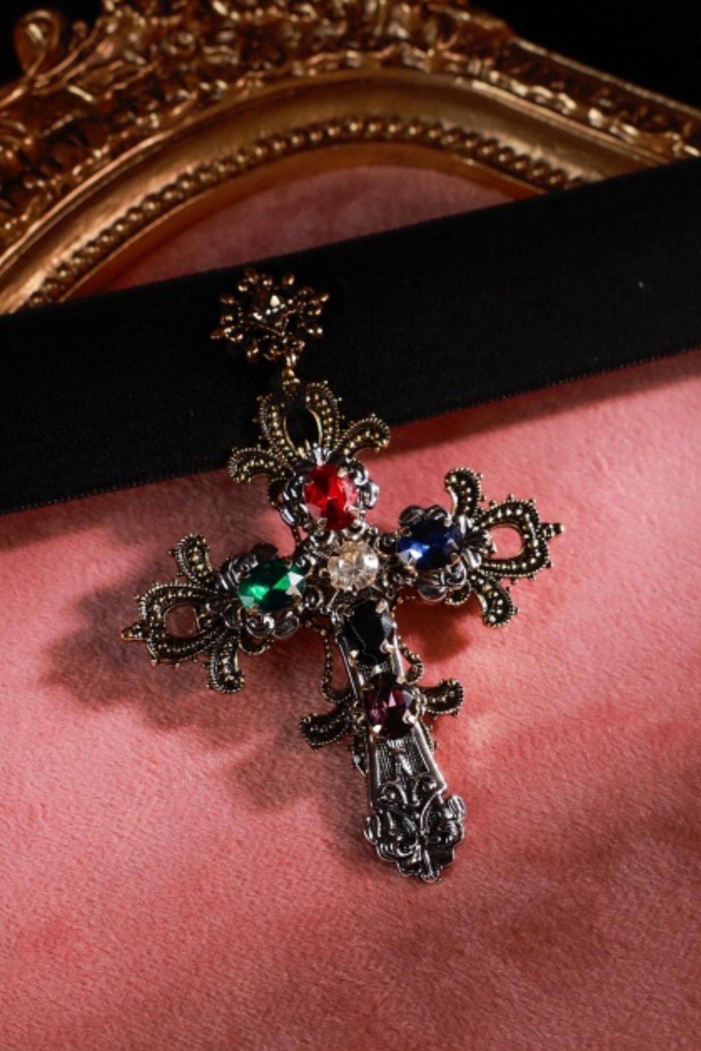 Lacemade Cross Choker Necklace