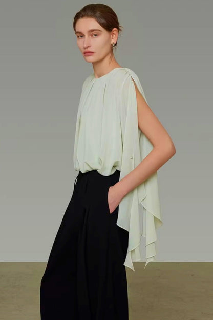 Rundhalsbluse mit Flatterärmeln