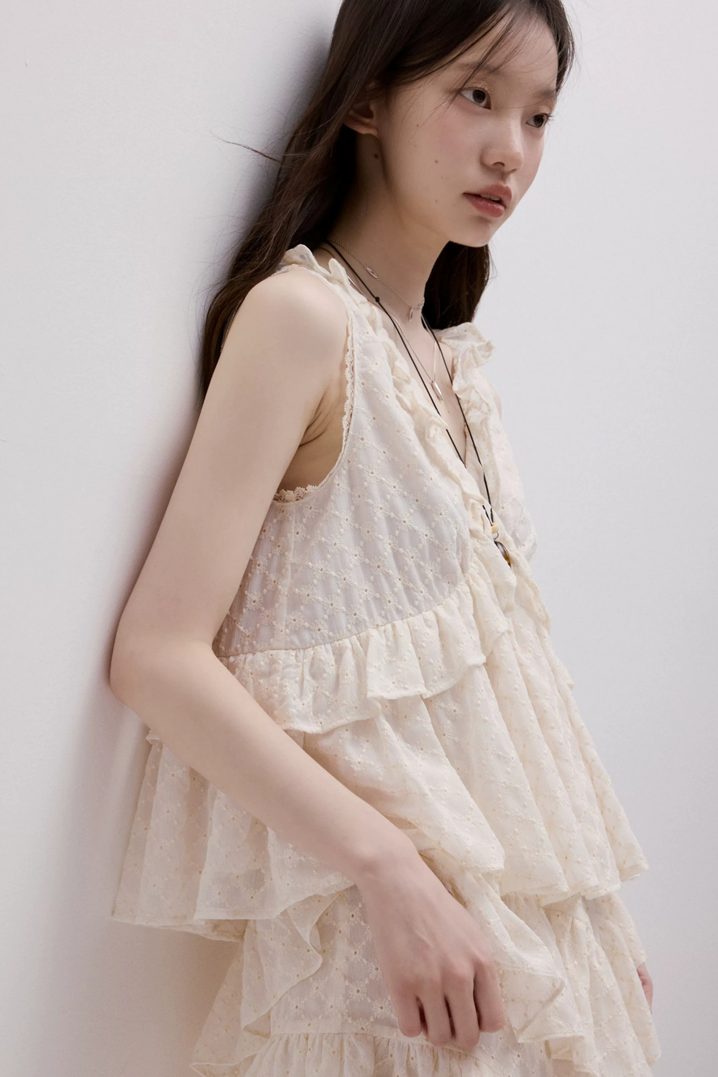 Pear White Daisy Embroidered Top