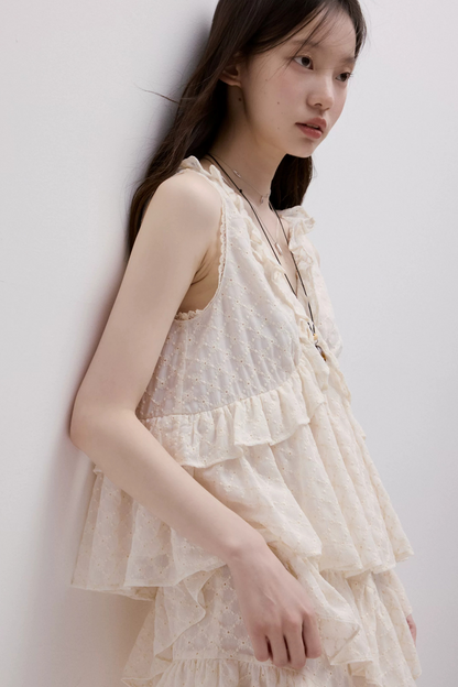 Pear White Daisy Embroidered Top
