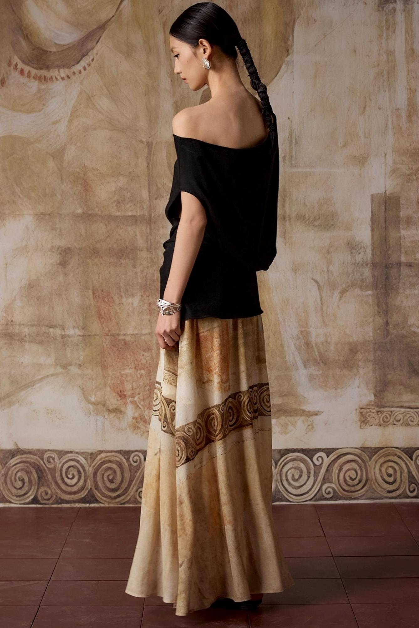 Black Shoulder Irregular Design T-Shirt