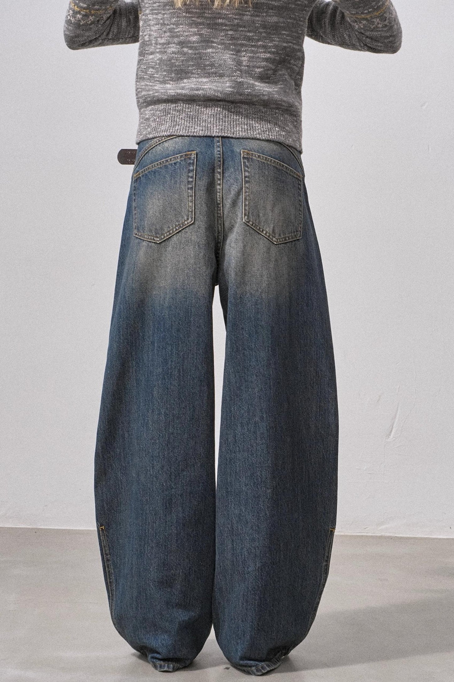 Seamless Vintage Distressed Jeans