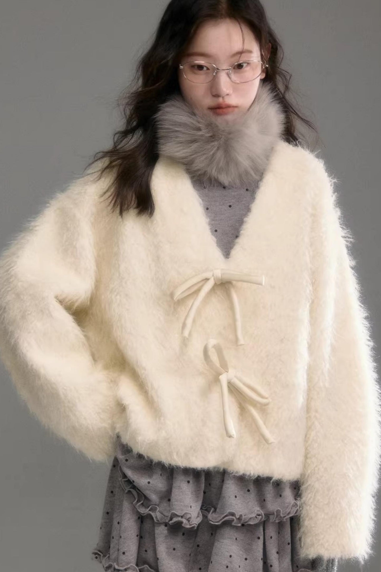 Three-Dimensional Bow Fur Coat