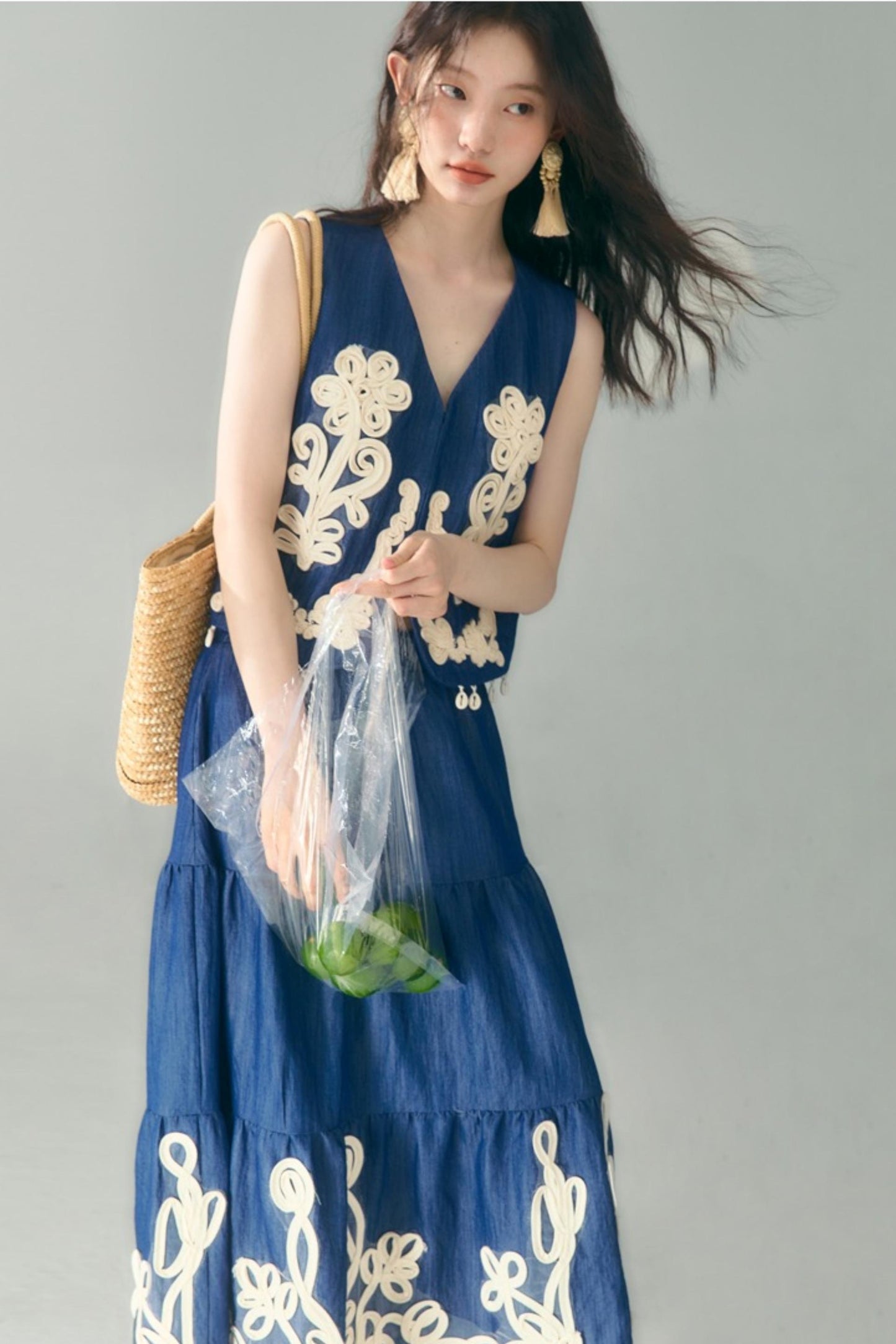 Vine & Shell Ensemble Skirt Set-Up