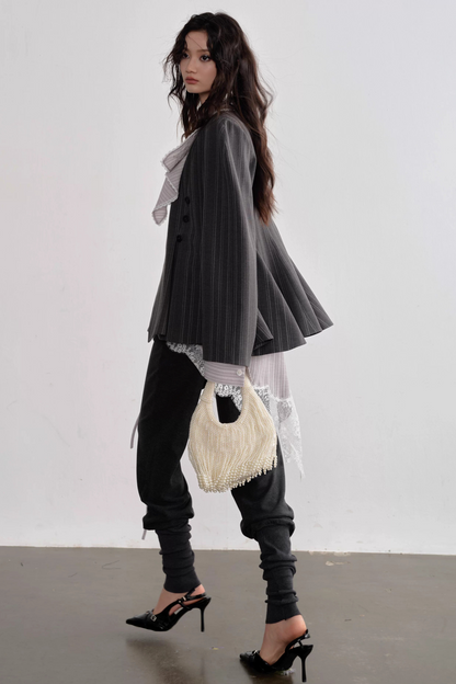 Grau asymmetrischer gestreifter Blazer
