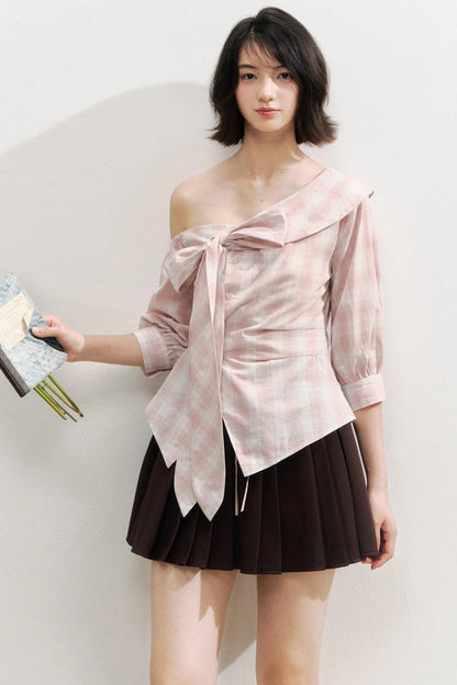Kariertes One-Shoulder-Taillen-Shirt mit Schleife