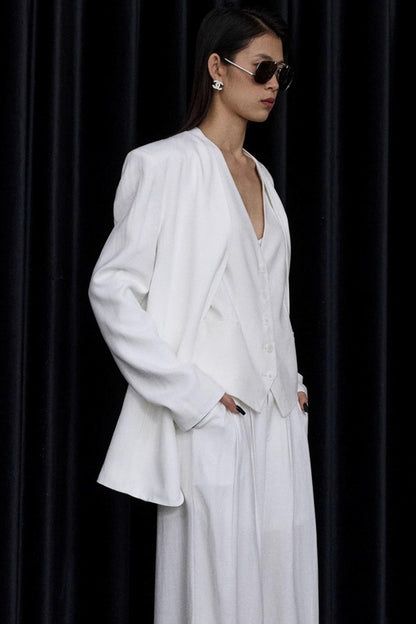 White Collarless V-Neck Loose Suit Set-Up
