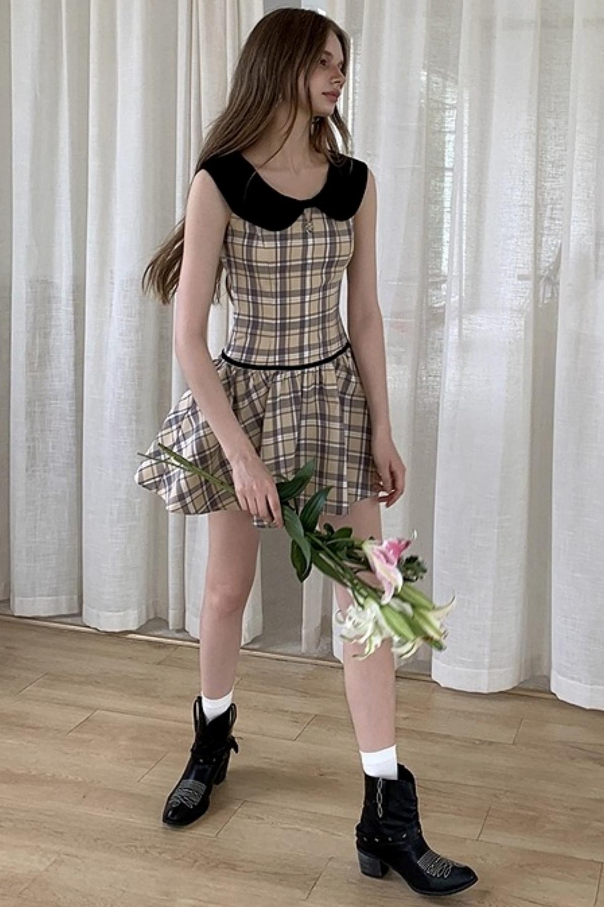 Plaid Contrasting Doll Neck Puffy Dress