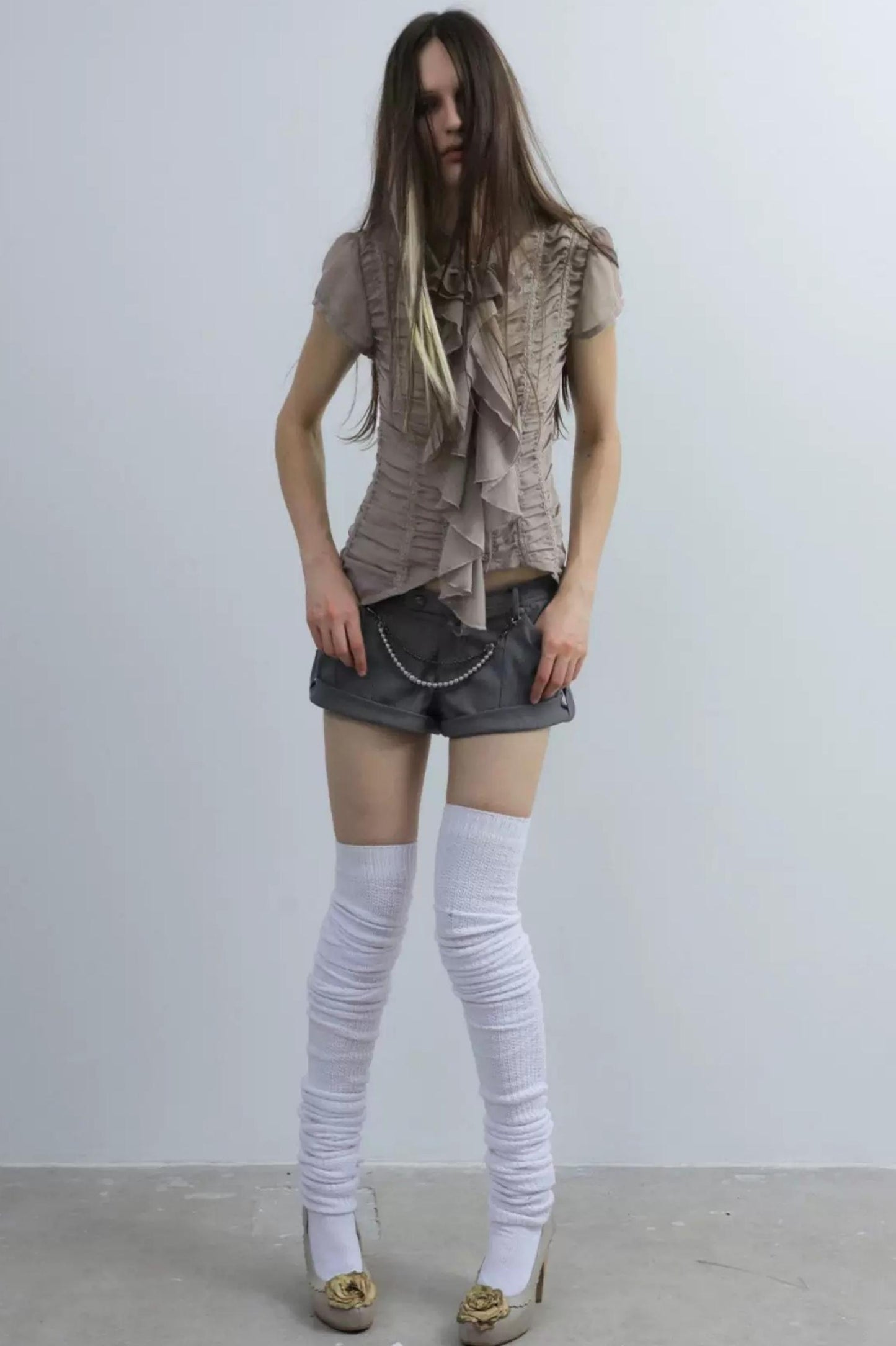 Blusa vittoriana fatta a mano in velo leggero