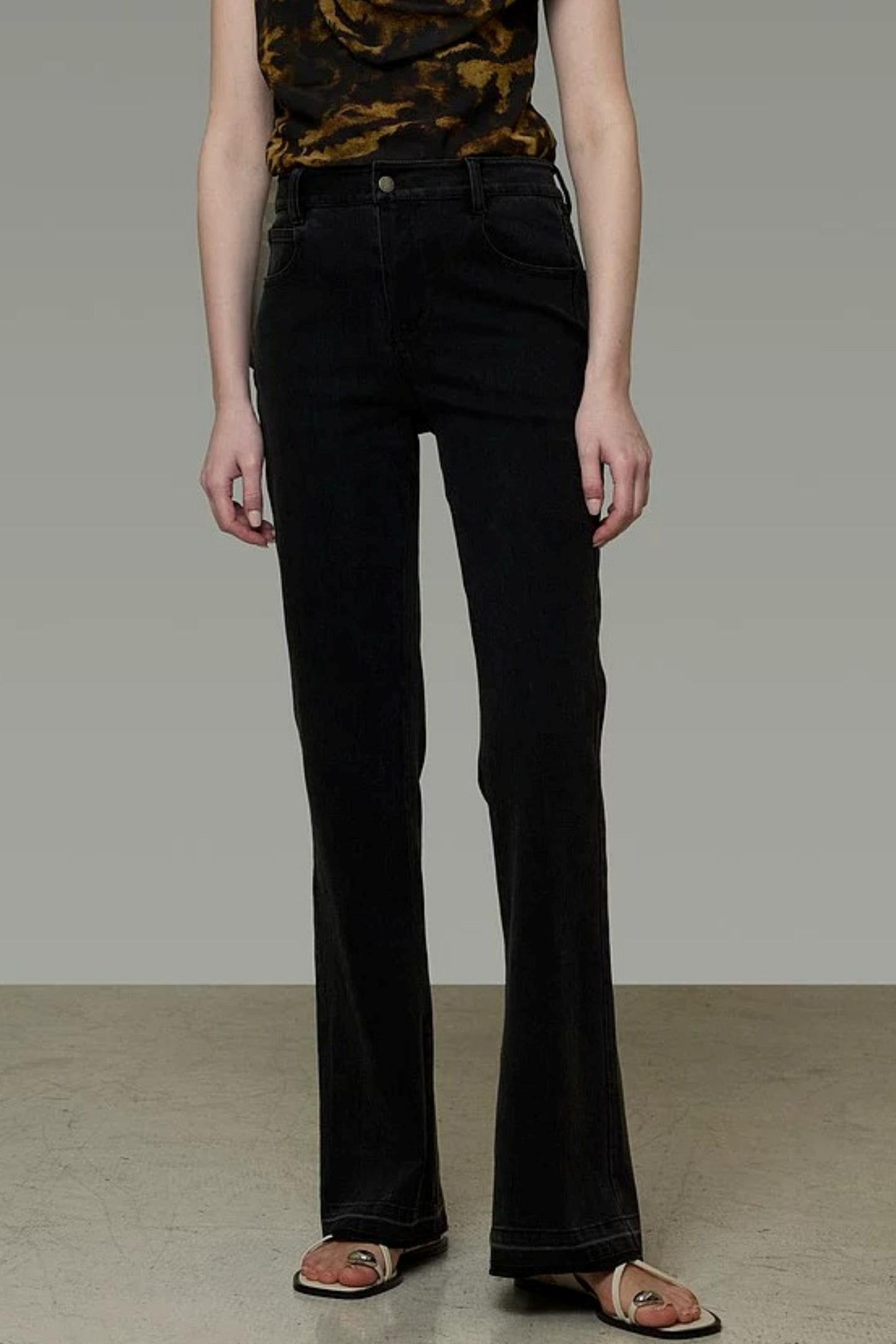 Slimming Flared Black Jeans