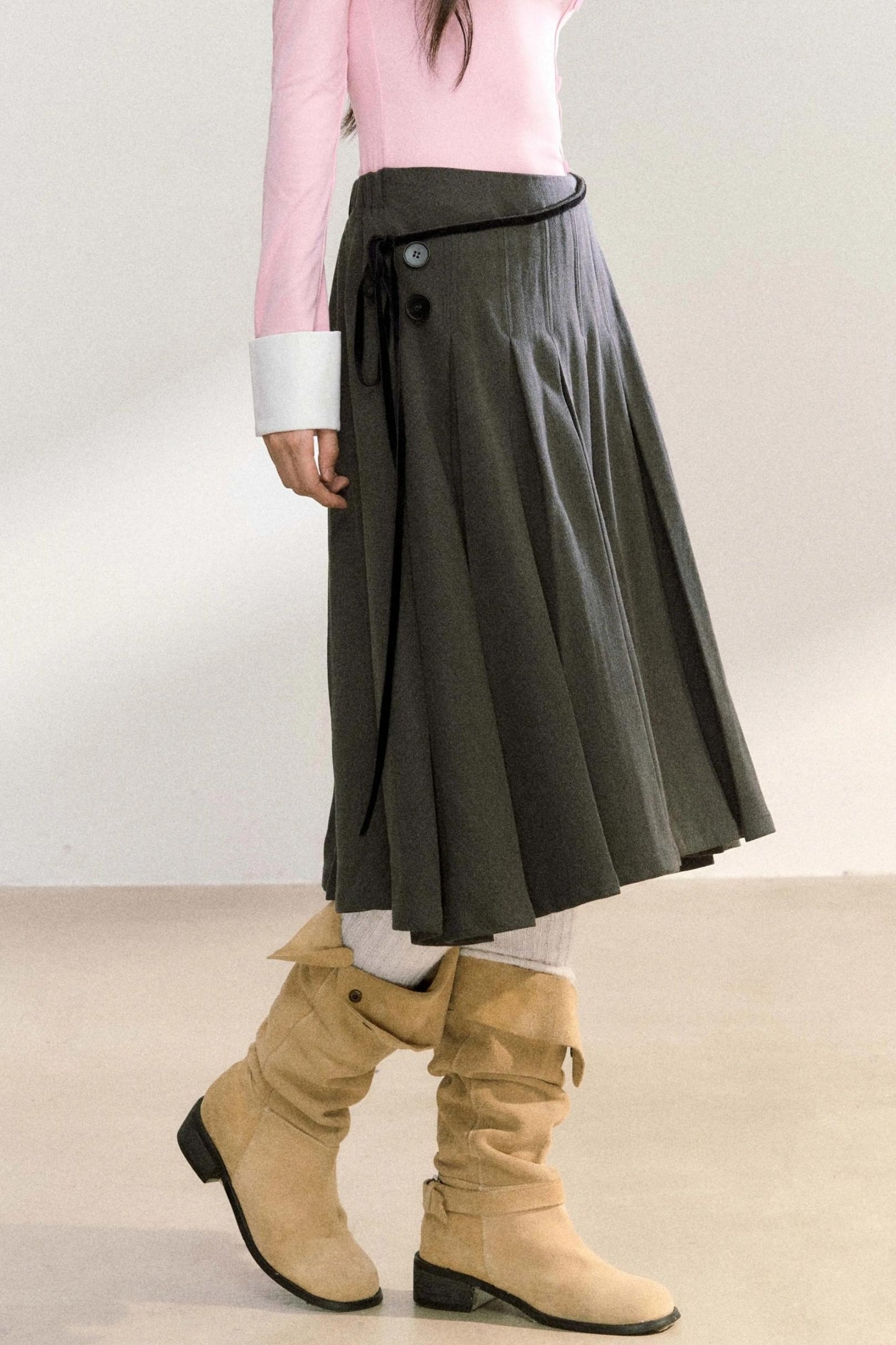 Edge Strap Pleated Midi Skirt